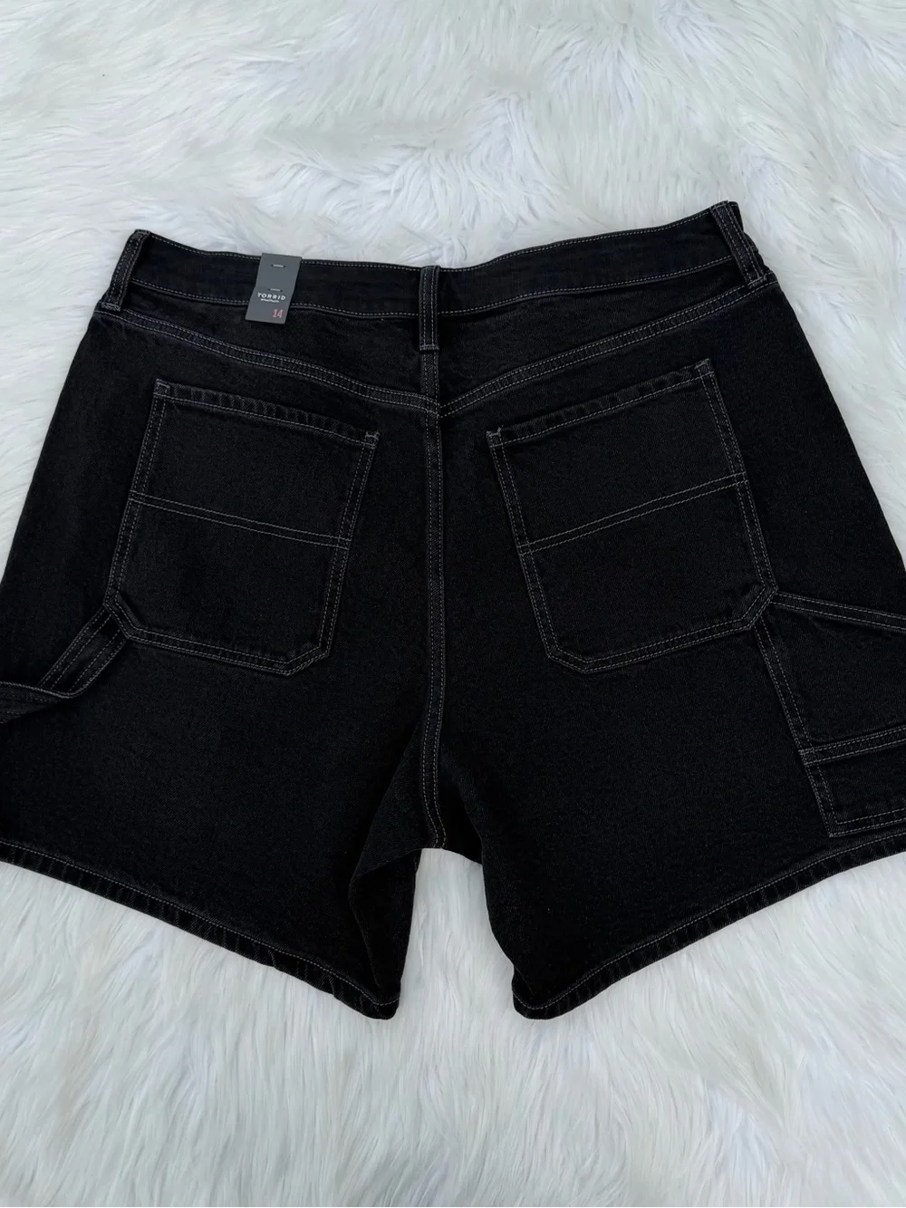 NWT Torrid 7' High-Rise Dad Short